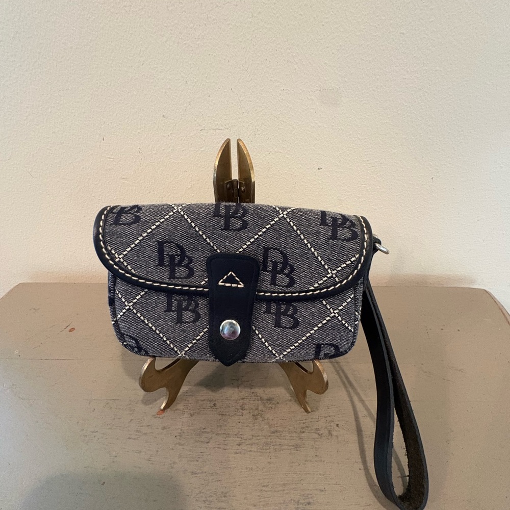 Dooney & Bourke Navy Blue And White Signature Logo Snap Close Wristlet